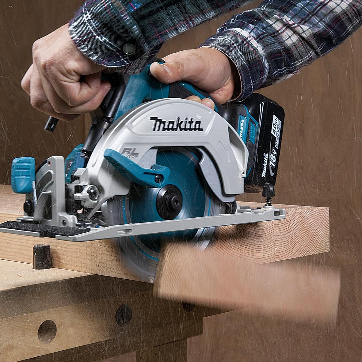 Makita DHS680Z 18V Li-Ion LXT Brushless Circular Saw (165mm) – Batteries and Charger Not Included